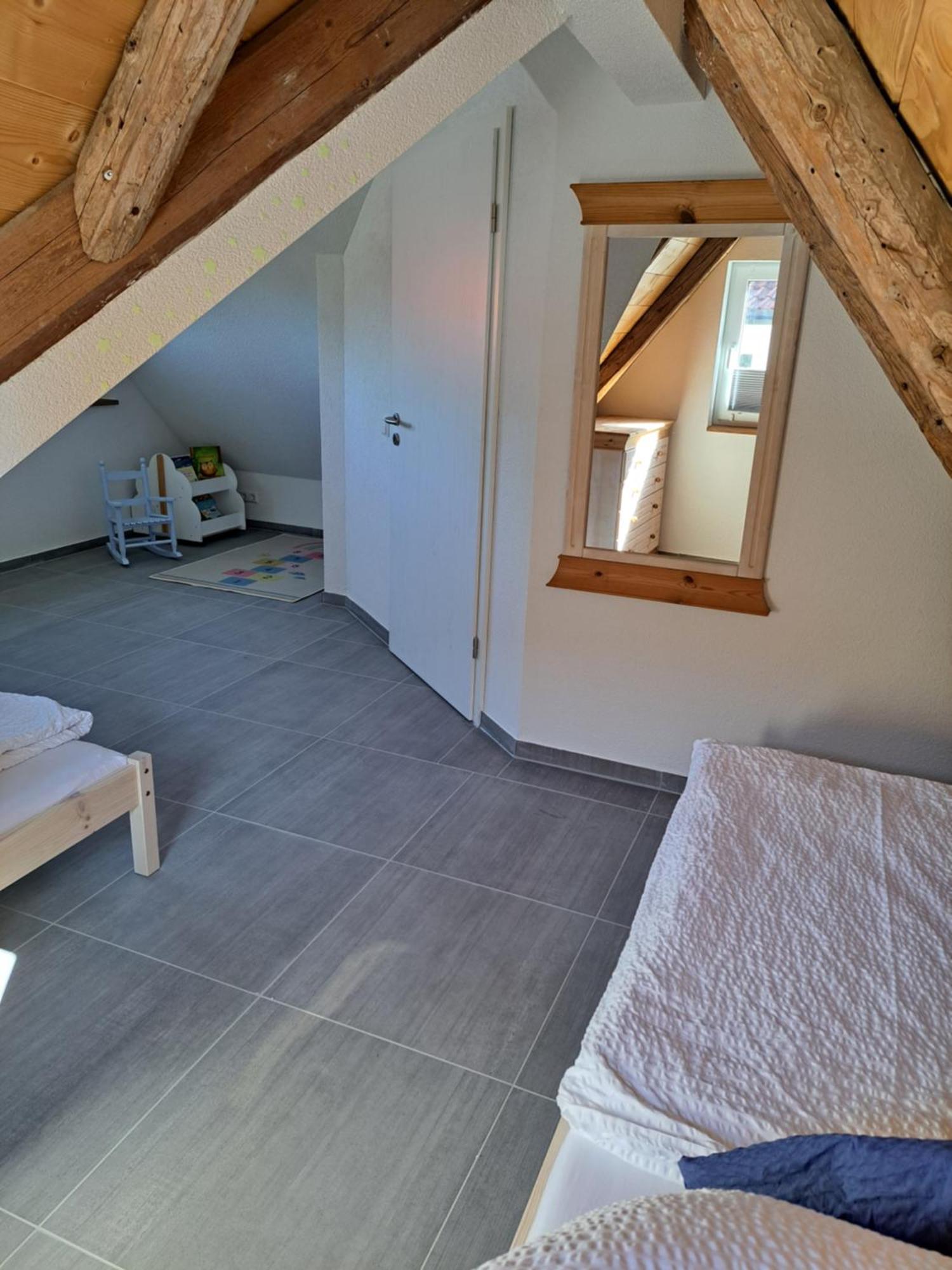 Ferienwohnung Heuboden Хюфинген Экстерьер фото